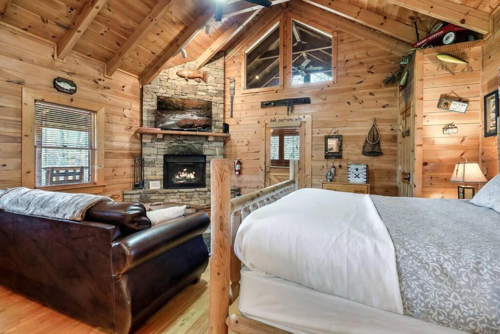 Spectacular Mtns Views With Private Hot Tub With Pool Table And Private Pond Villa Sevierville Kültér fotó