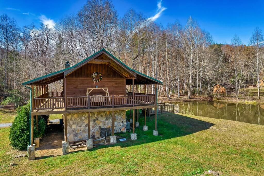 Spectacular Mtns Views With Private Hot Tub With Pool Table And Private Pond Villa Sevierville Kültér fotó
