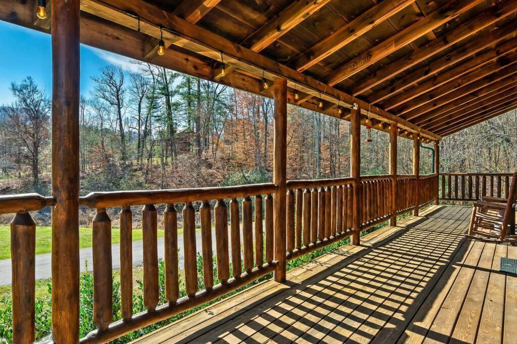 Spectacular Mtns Views With Private Hot Tub With Pool Table And Private Pond Villa Sevierville Kültér fotó