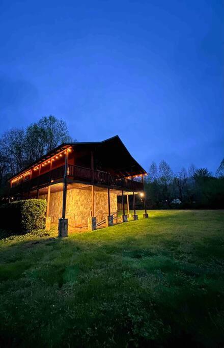 Spectacular Mtns Views With Private Hot Tub With Pool Table And Private Pond Villa Sevierville Kültér fotó